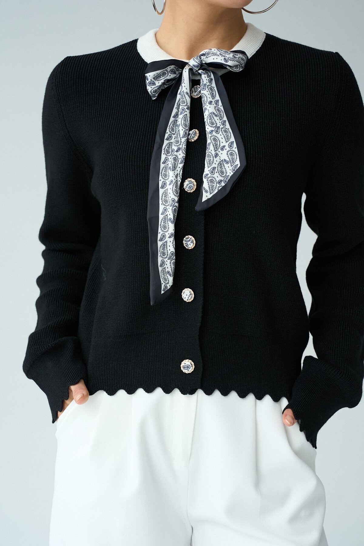 Black-Cream 