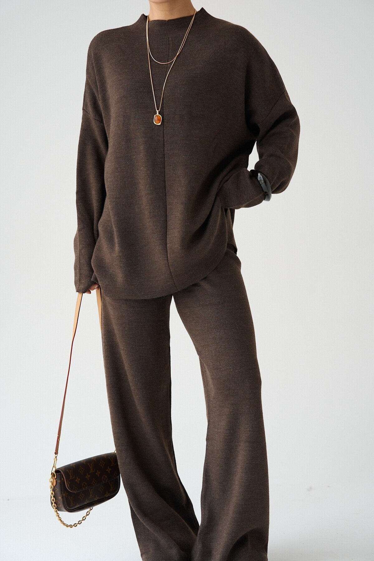  Woman Zeneta Upright Collar Knit Tunic Pant Set