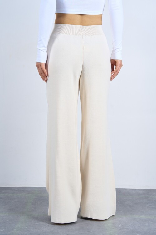 Krem Triko Pantolon
